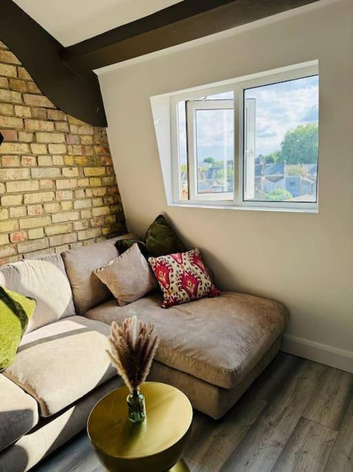 Stylish Two-story Retreat Apartamento Londres