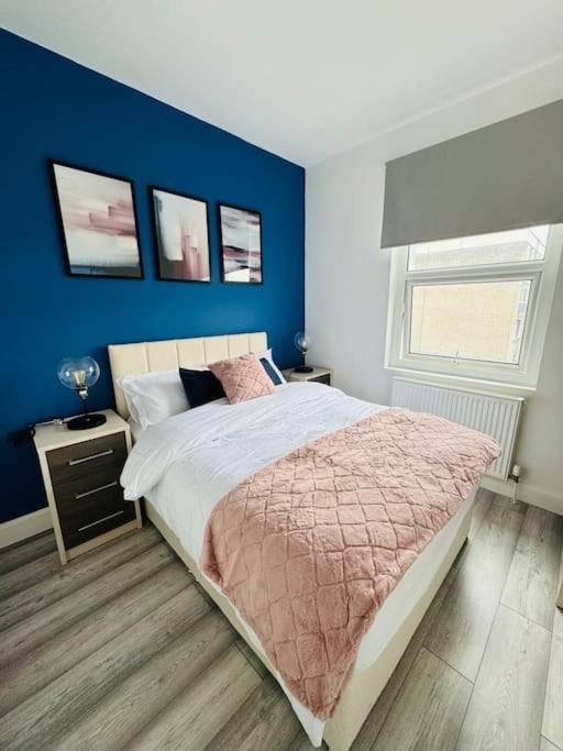 Stylish Two-story Retreat * Londres